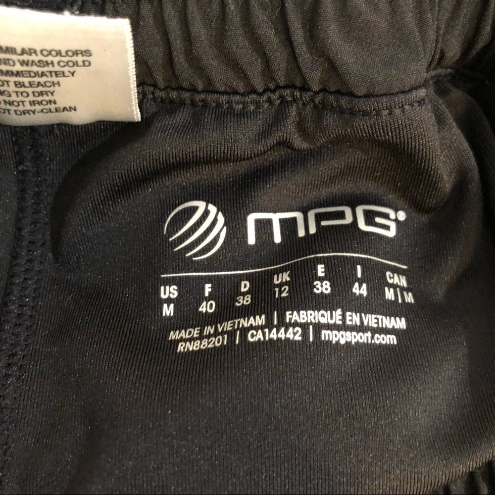 Mpg Size M Black 2 Layer Running Shorts - image 6